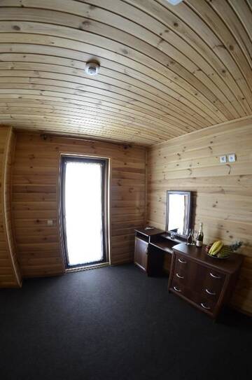 Фото номера Двухместный номер с 1 кроватью Отель Curtea Boierului Hotel г. Peresecina 12